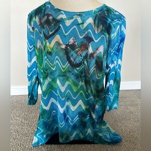 Cubism top with three quarter length sleeves